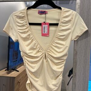 Edikted Light Yellow Ruched V-Neck Short Sleeve Tee